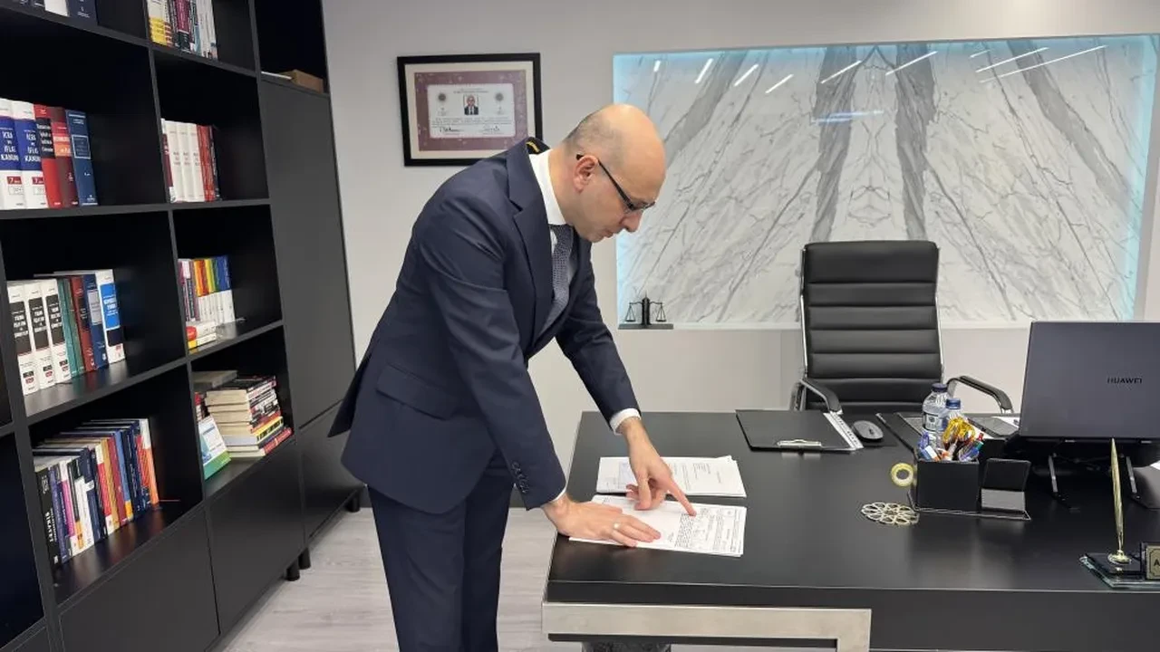 Aldığı SMS ile hayatı karardı! Almanya'dan Türkiye'ye döndü, 200 milyon TL dolandırıldı: Sadece emekli maaşı kaldı