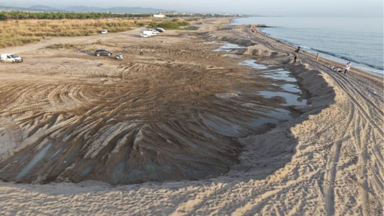 Antalya'nın kum hırsızlarıyla başı dertte! Dünyaca ünlü sahillerdeki talan ortaya çıktı