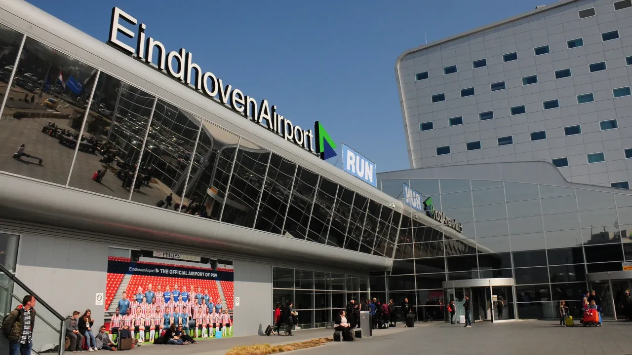 Avrupa'nın başı dronlarla dertte! Hollanda'da hava trafiği durdu