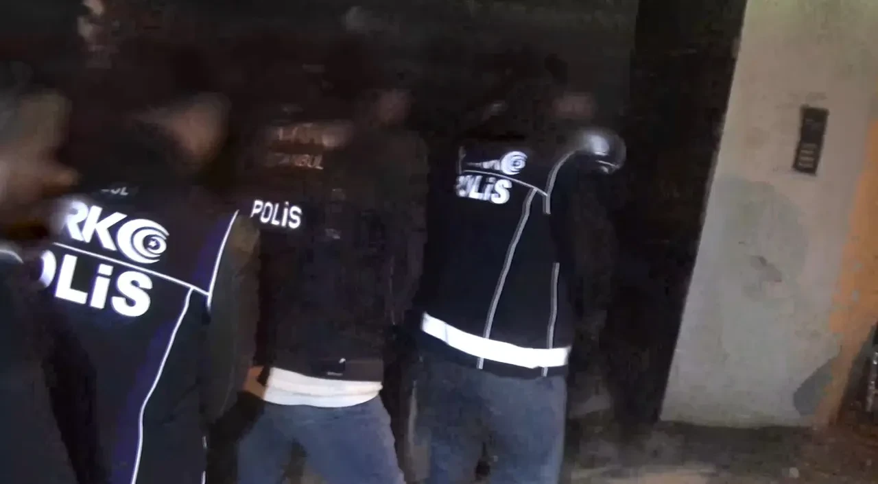 Breaking Bad Türkiye! Lüks villada uyuşturucu üretimi: Kilolarca metamfetamin ele geçirildi