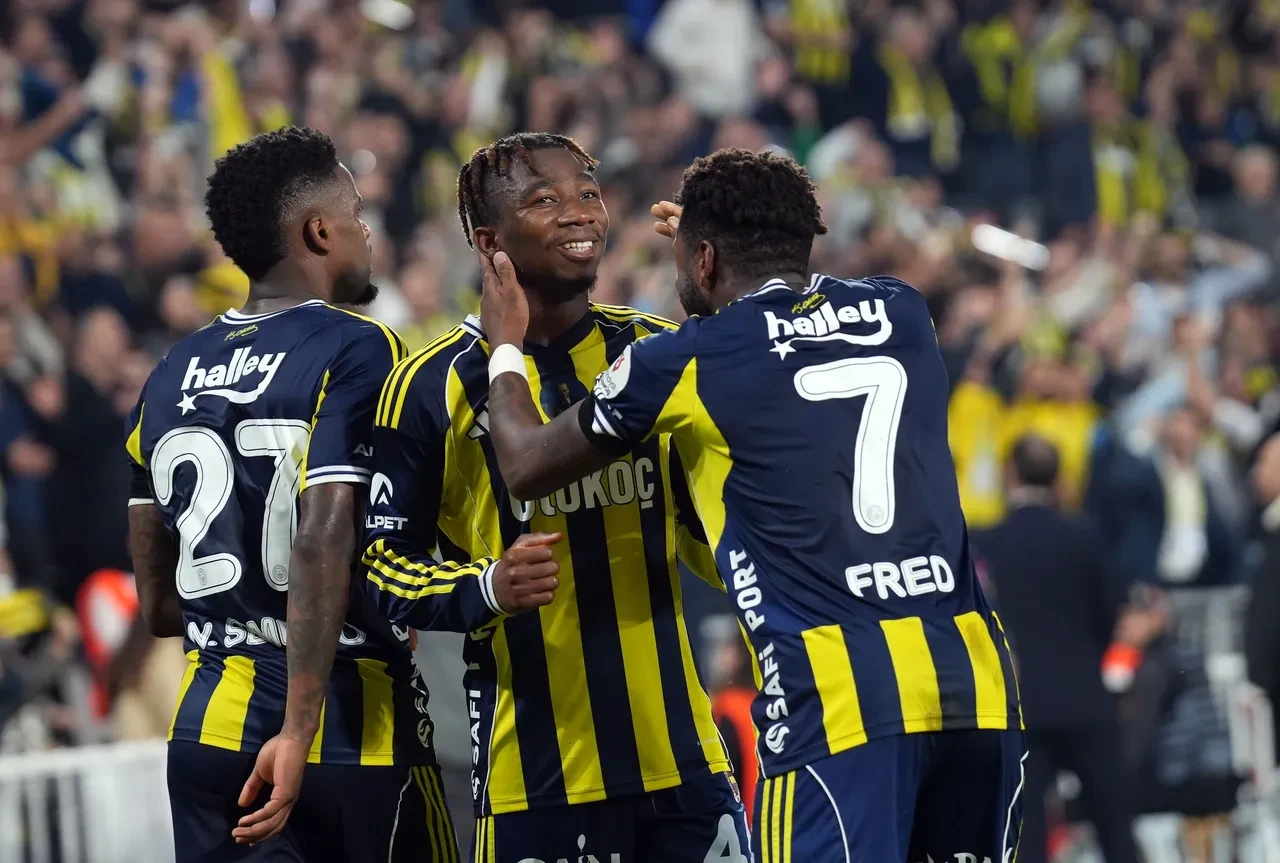 Çaykur Rizespor Fenerbahçe maçı canlı şifresiz nereden izlenir, hangi kanalda? Fenerbahçe derbi öncesi son maça çıkıyor