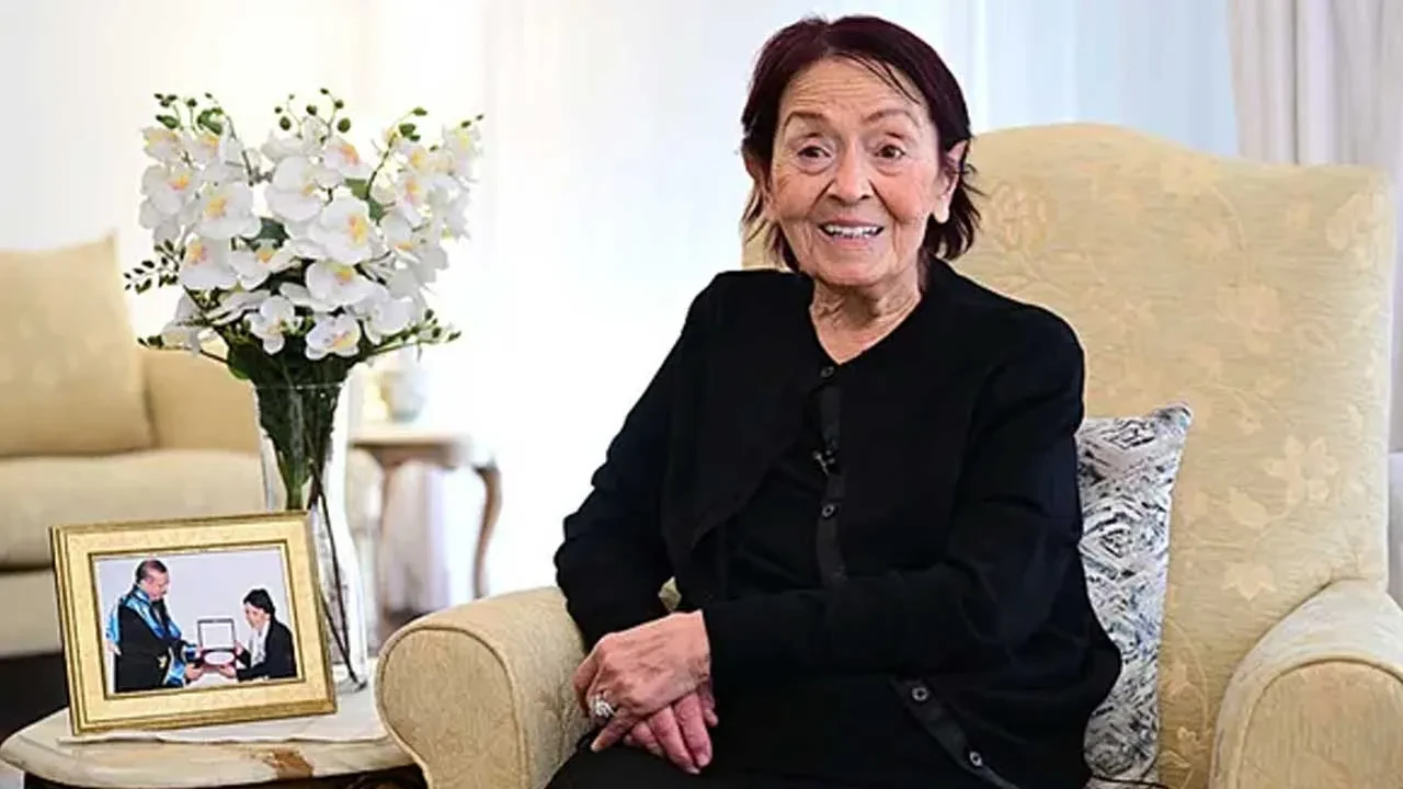 Cumhurbaşkanı Erdoğan'ın lise öğretmeni gençliğini anlattı: Liderliğini gösteriyordu