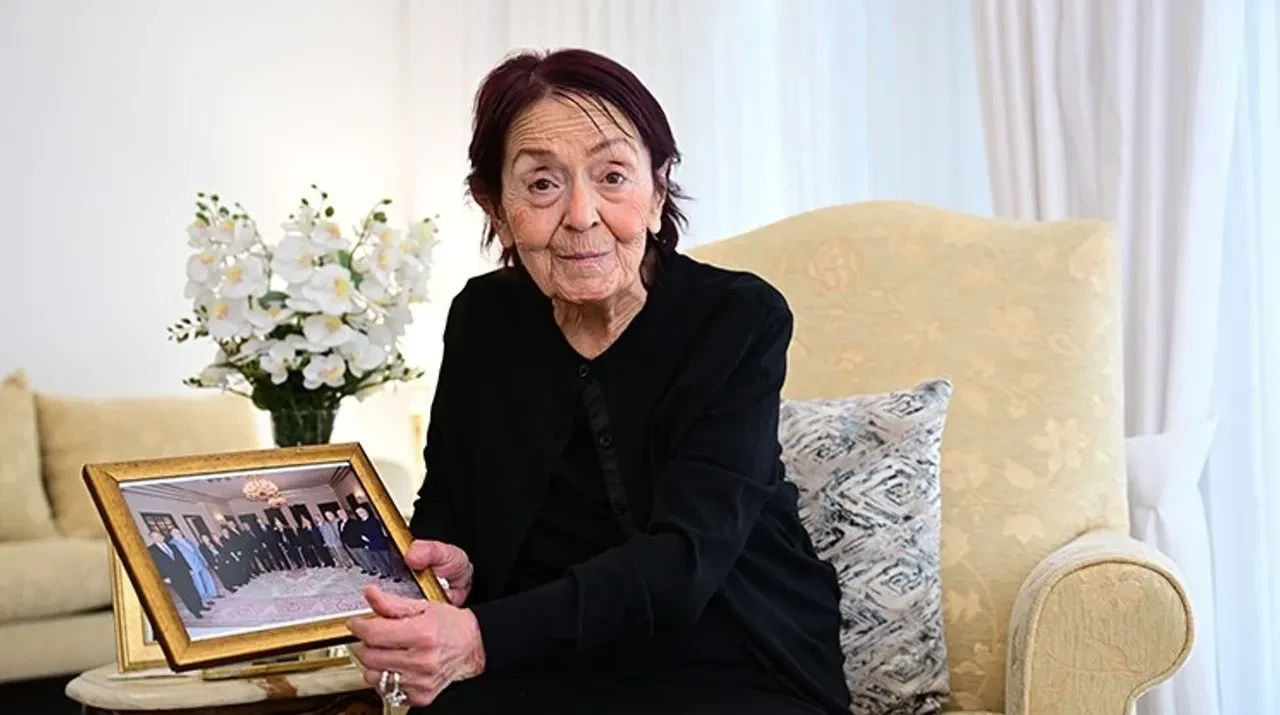 Cumhurbaşkanı Erdoğan'ın lise öğretmeni gençliğini anlattı: Liderliğini gösteriyordu