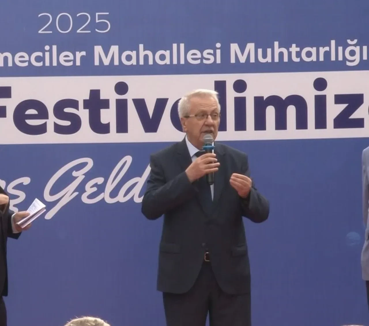 Eyüpsultan'da düzenlenen Hamsi Festivali'nde İhlas Vakfı'na ödül verildi