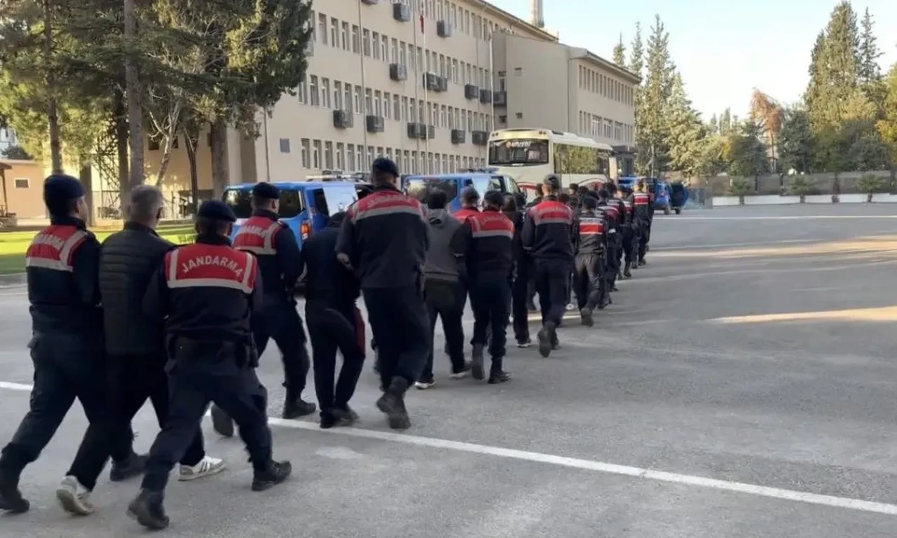 Gaziantep’te DEAŞ’ın finans kaynağına şafak operasyonu: 13 gözaltı