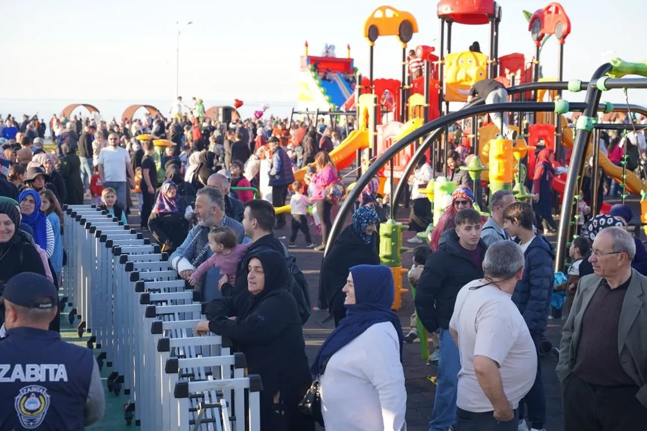 Hamsi festivalinde bereket ve coşku bir arada: Bolluk Karadeniz coşkusunu yeniden zirveye taşıdı!