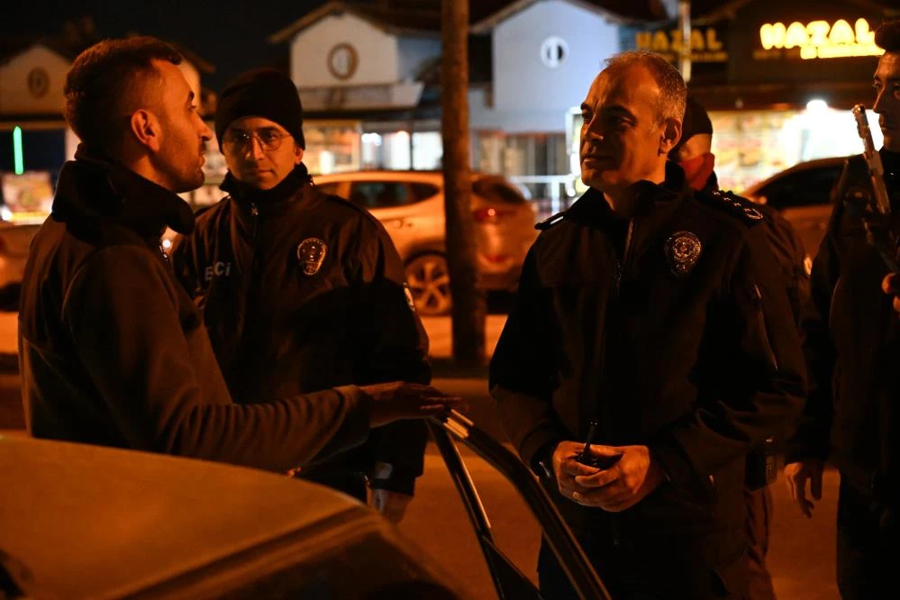 Kastamonu'da 174 personelle eş zamanlı huzur uygulaması! 2 bin 888 kişi sorgulandı