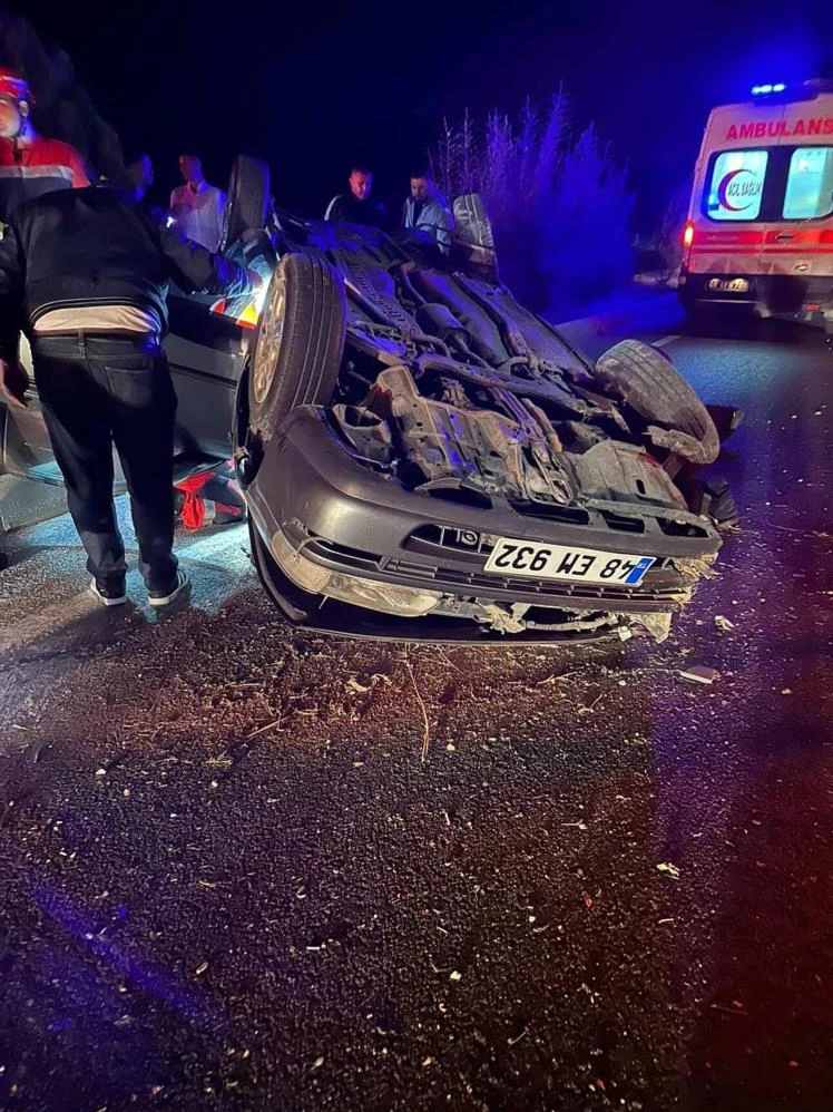 Muğla-Aydın karayolunda direksiyon hakimiyetini kaybettiği otomobil takla attı