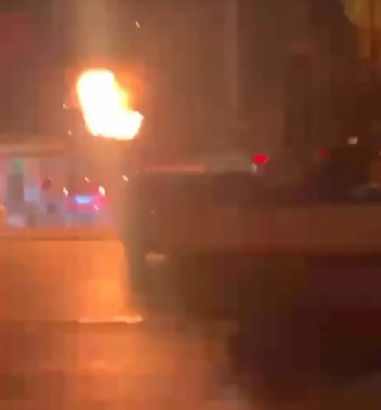 İzmir'de korku dolu anlar! 'Serdengeçtiler her yerde' diyerek işletmelere patlayıcı attılar!