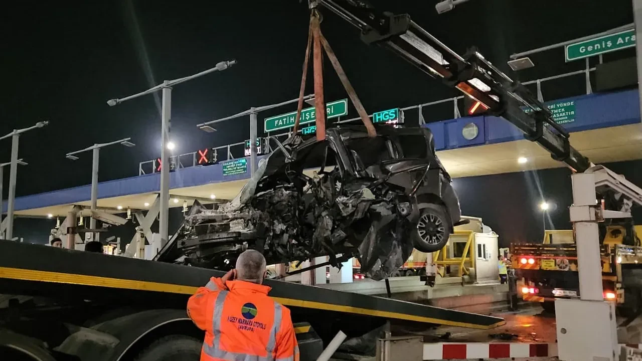Kuzey Marmara Otoyolu'nda yine bariyer faciası! Hurdaya dönen araçtı sıkıştı