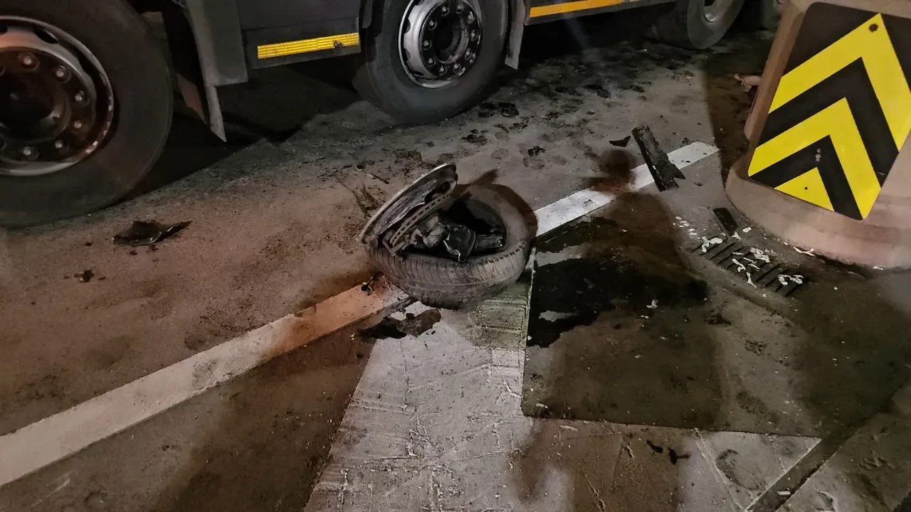 Kuzey Marmara Otoyolu'nda yine bariyer faciası! Hurdaya dönen araçtı sıkıştı