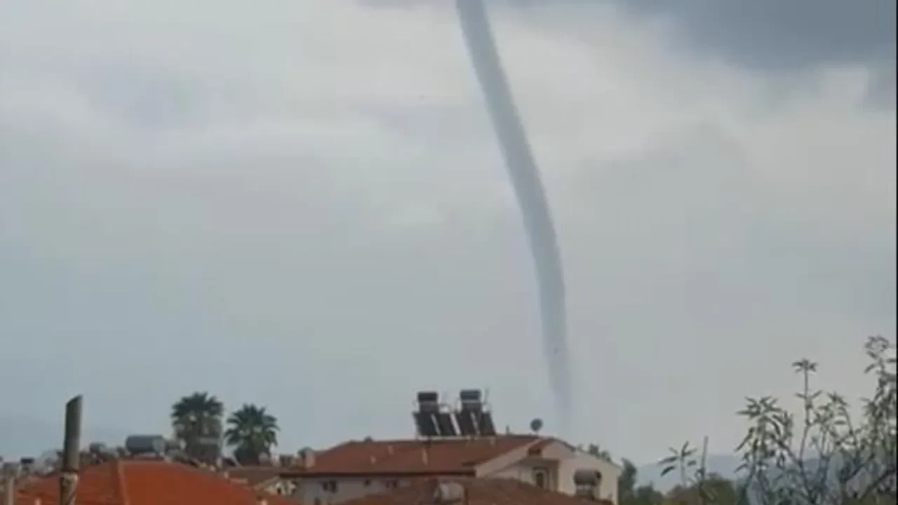 Marmaris'te hortum: Kameraya böyle yansıdı!