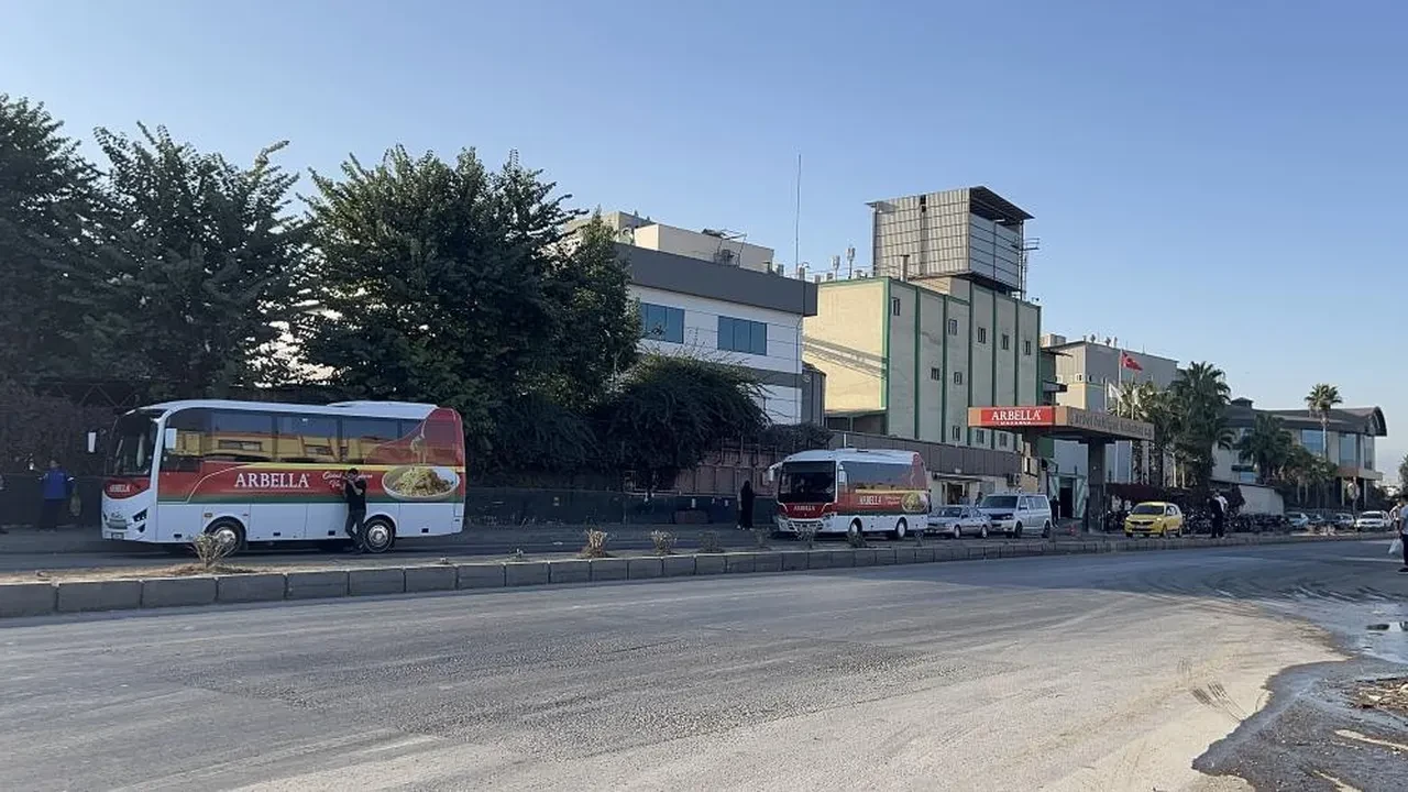 Mersin'de 11 işçi zehirlenme şüphesiyle hastaneye kaldırıldı