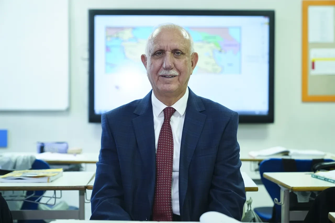 Oğlu, kızı ve geliniyle aynı okulda! Yarım asırdır öğrenci yetiştiriyor!