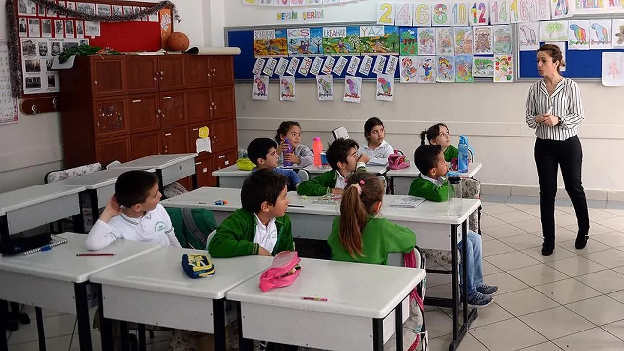 Öğretmenler Günü ne zaman, yarın mı? 24 Kasım Öğretmenler Günü mü?