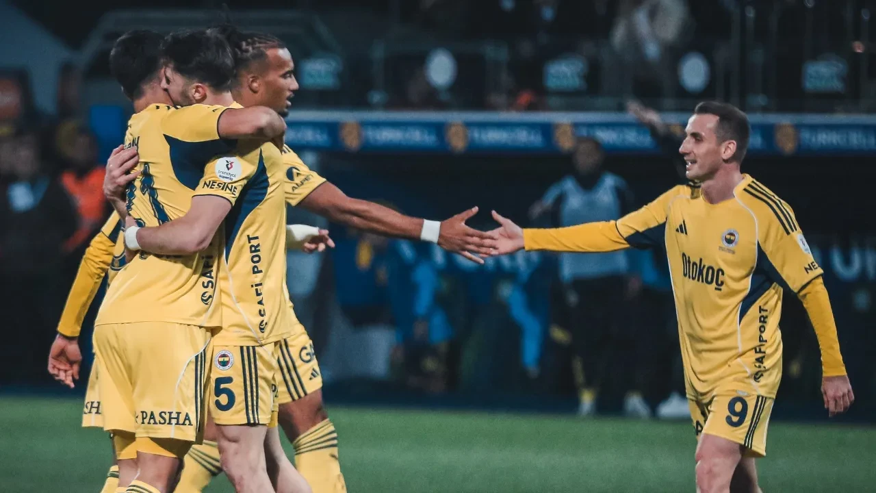 Rizespor Fenerbahçe maç skoru kaç kaç? 7 gollü maçta Fenerbahçe fırtınası