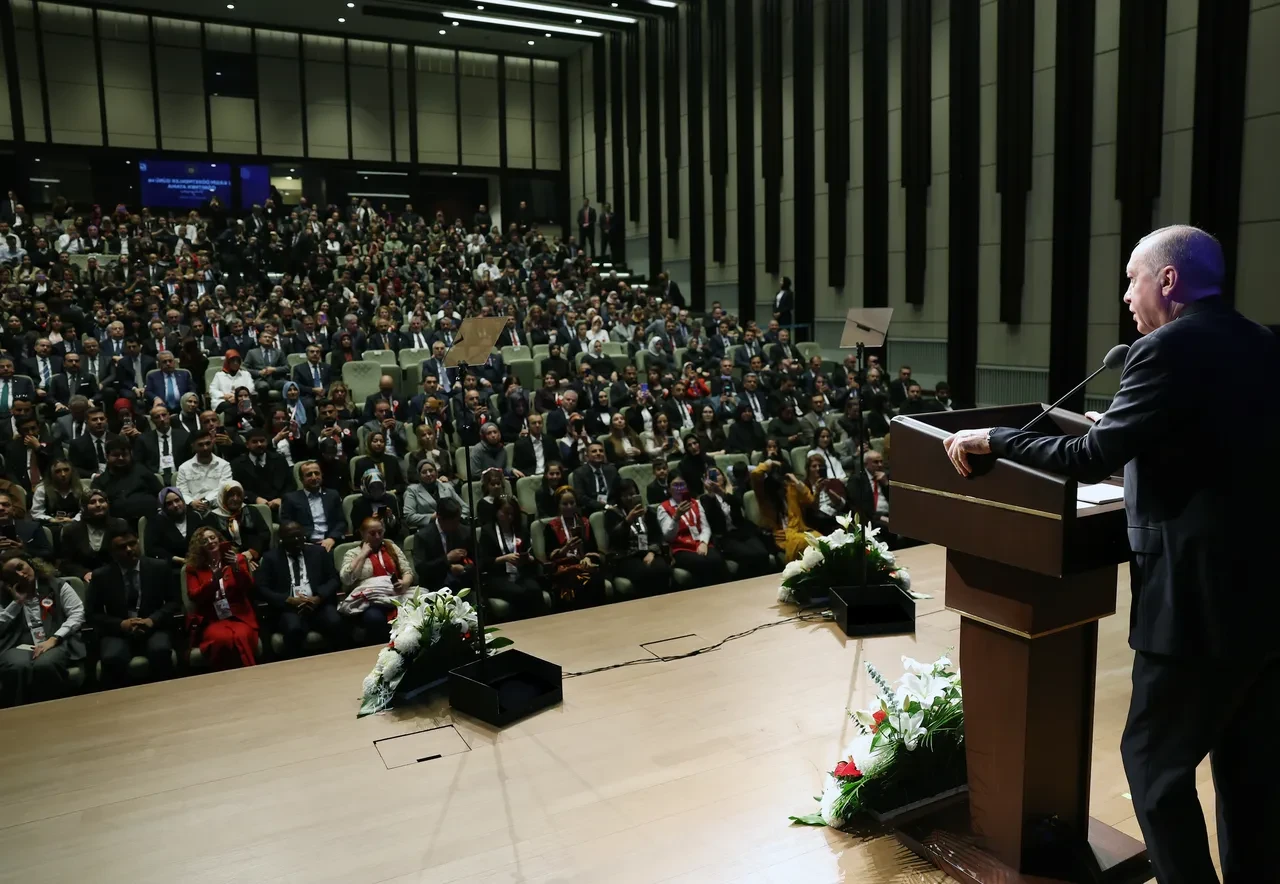 15 bin öğretmenin ataması yapıldı! Cumhurbaşkanı Erdoğan: Öğretmenlik adanmışlık isteyen bir meslektir