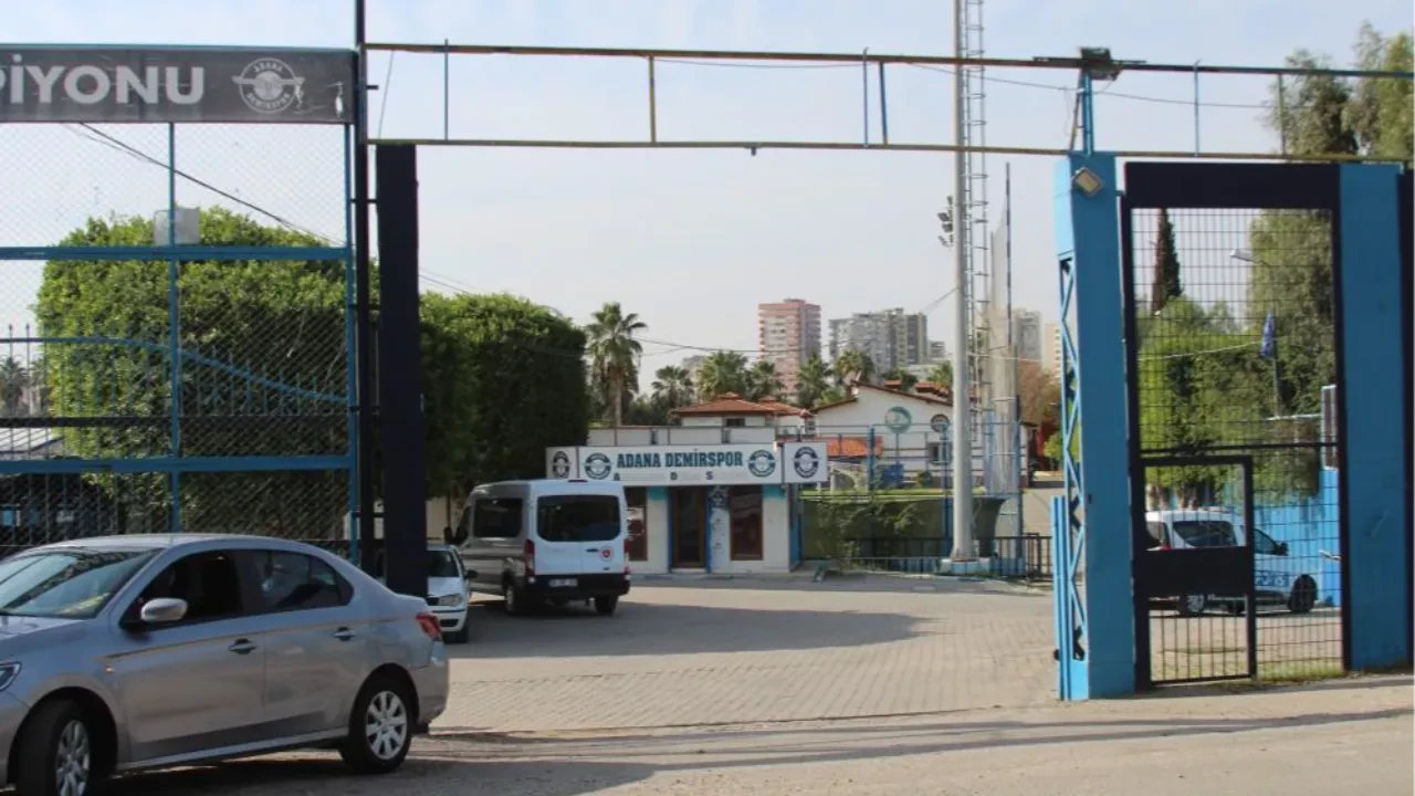 Adana Demirspor'da alacak krizi büyüdü! Tesislere icra geldi