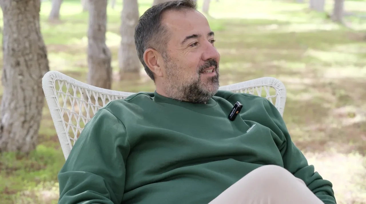 Ata Demirer'in Bozcaada sevdası! İlk kazandığı parayla Çanakkale'ye koştu 