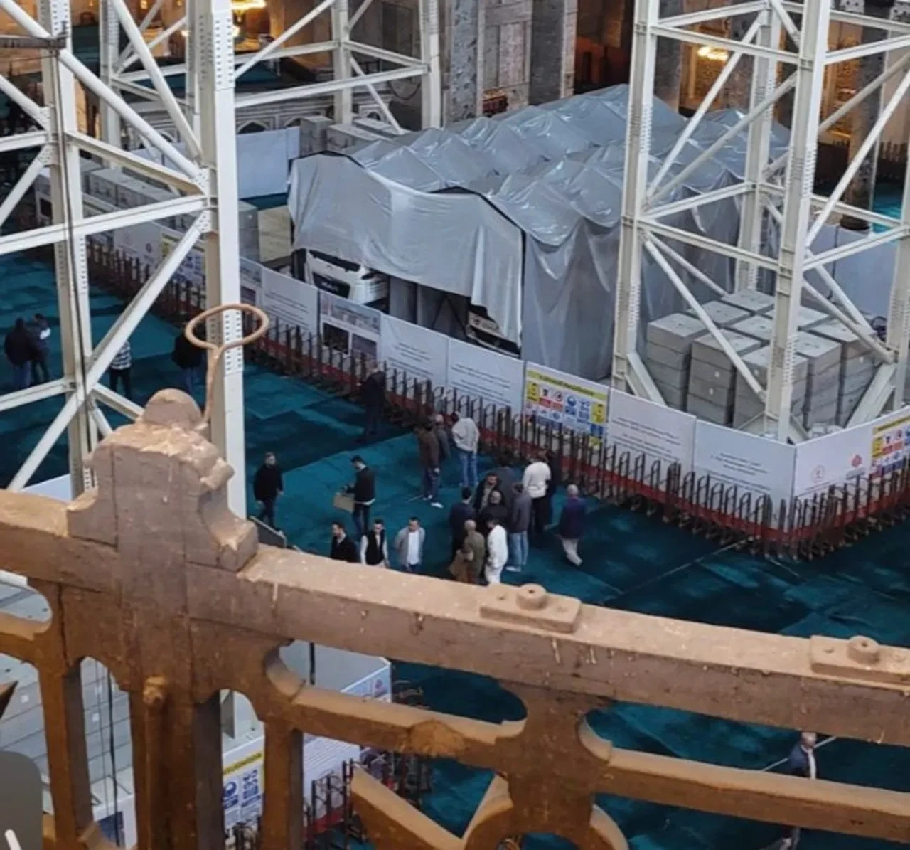 Ayasofya Camii'ne restorasyon sırasında zarar verildi iddiası! DMM'den açıklama geldi