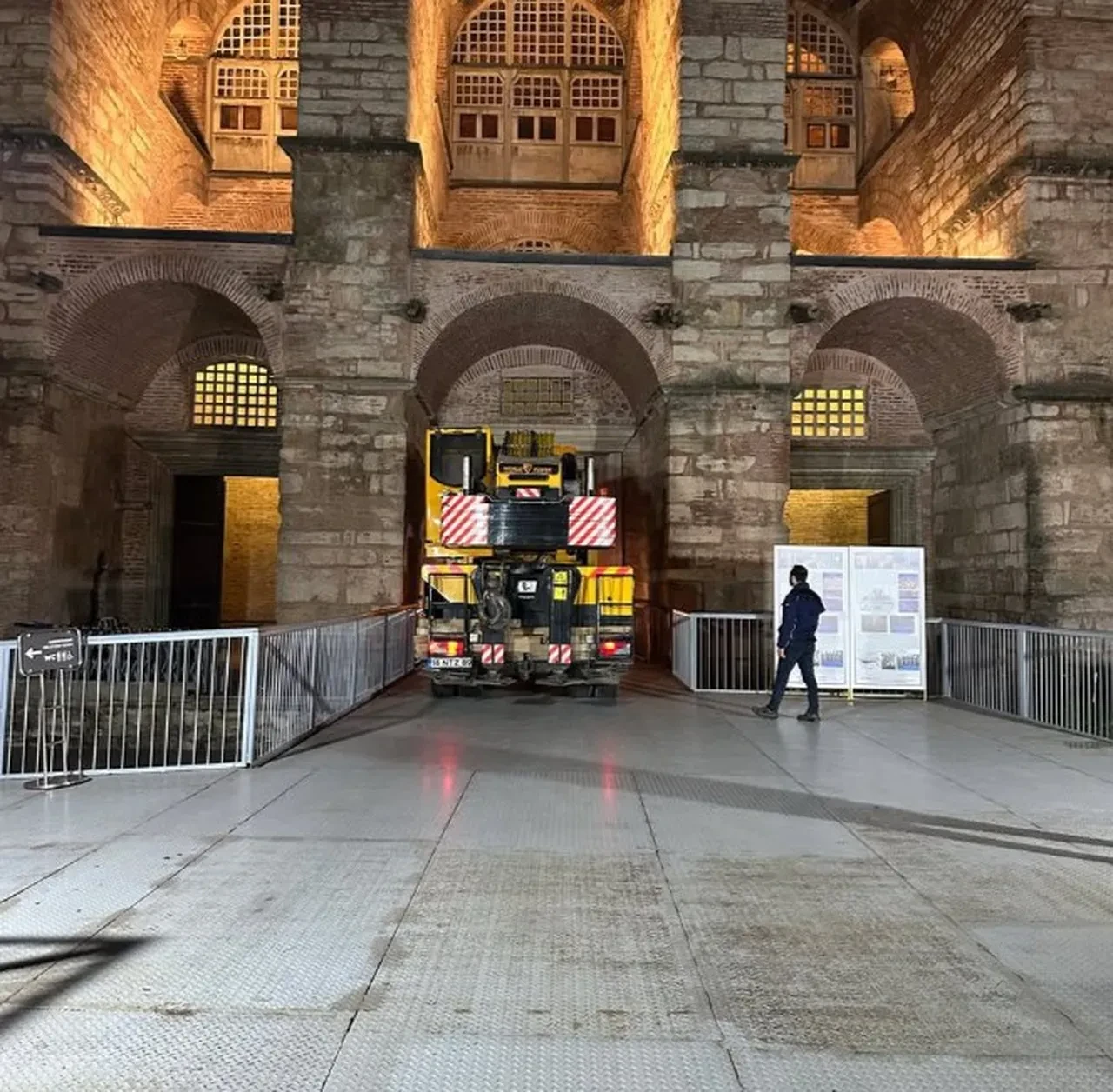 Ayasofya Camii'ne restorasyon sırasında zarar verildi iddiası! DMM'den açıklama geldi
