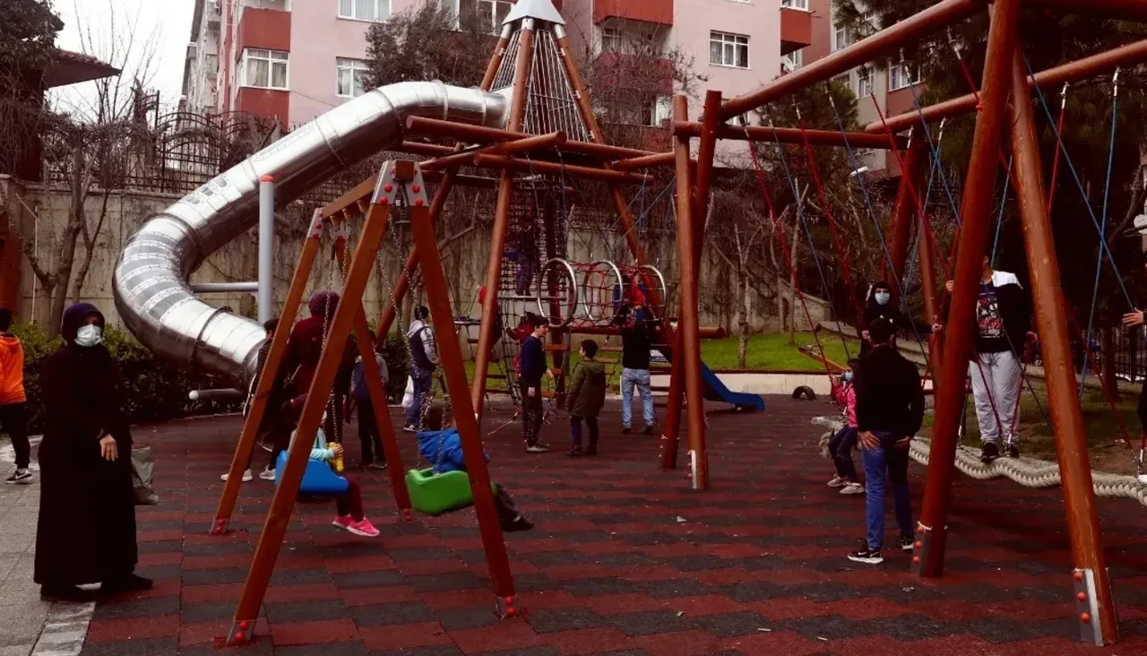 Bağcılar'da elektrik çarpan 4 çocuğun sağlık durumu nasıl? Hastaneye kaldırıldılar