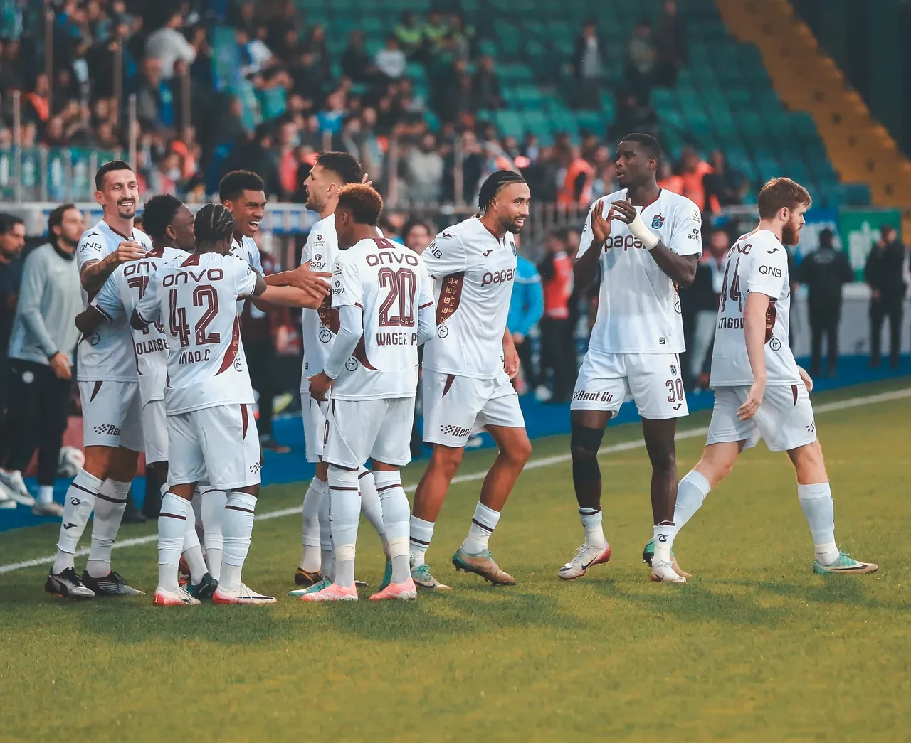 Başakşehir Trazonspor maçı nereden izlenir, hangi kanalda? Başakşehir Trabzonspor maç kadrosu, muhtemel ilk 11'leri