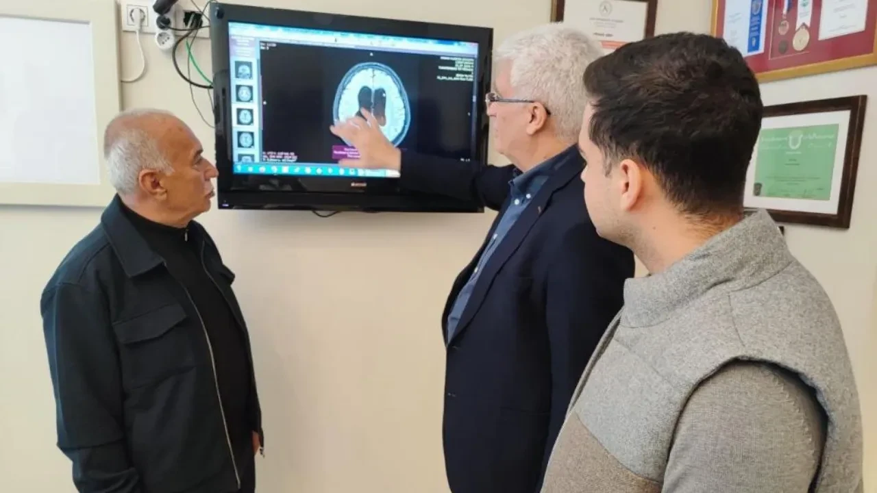 Daha bebekken doktorlar 'ölür' dedi, biri hariç! Doğru teşhisle hayata tutundu, şimdi üniversiteye hazırlanıyor