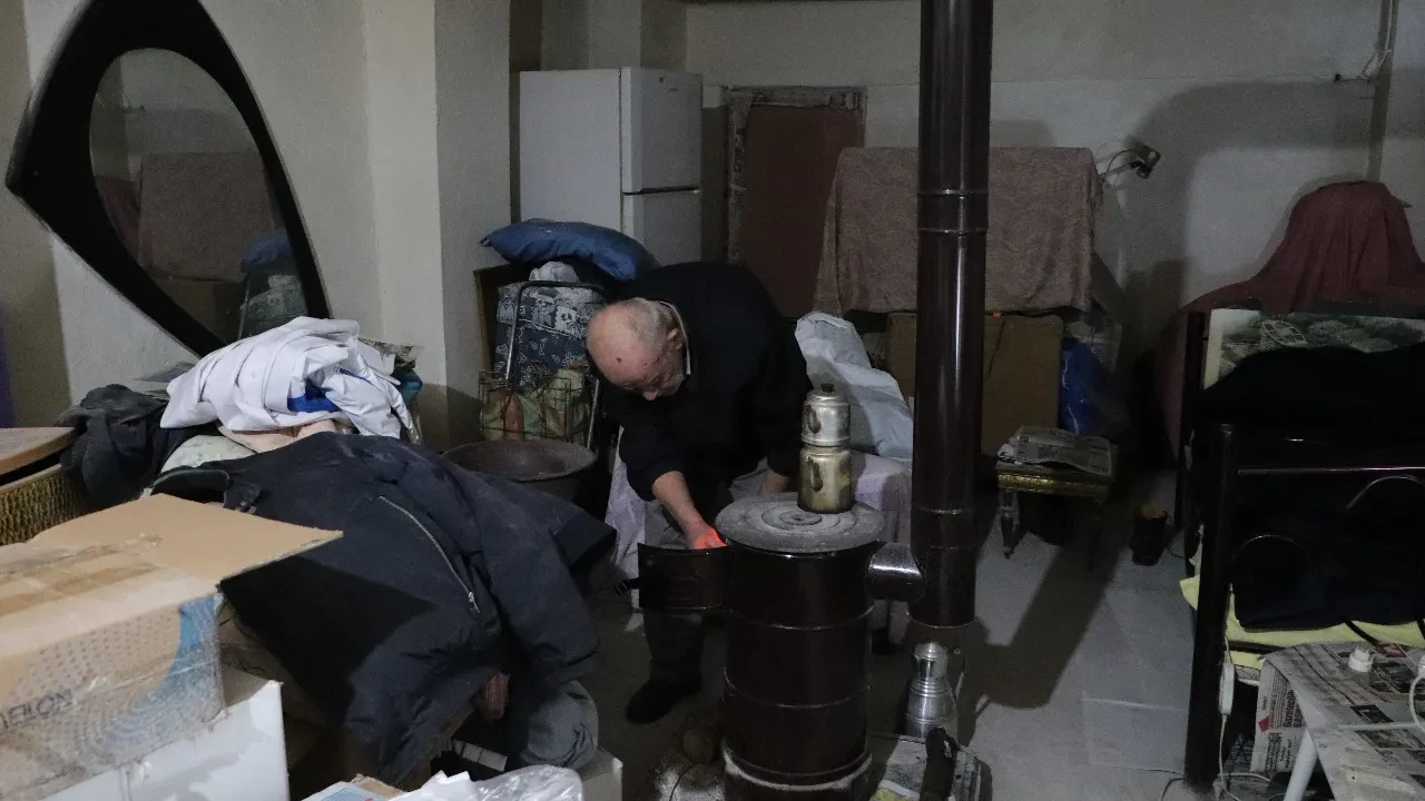 Hasan amca hayatla tek başına mücadele ediyor! 