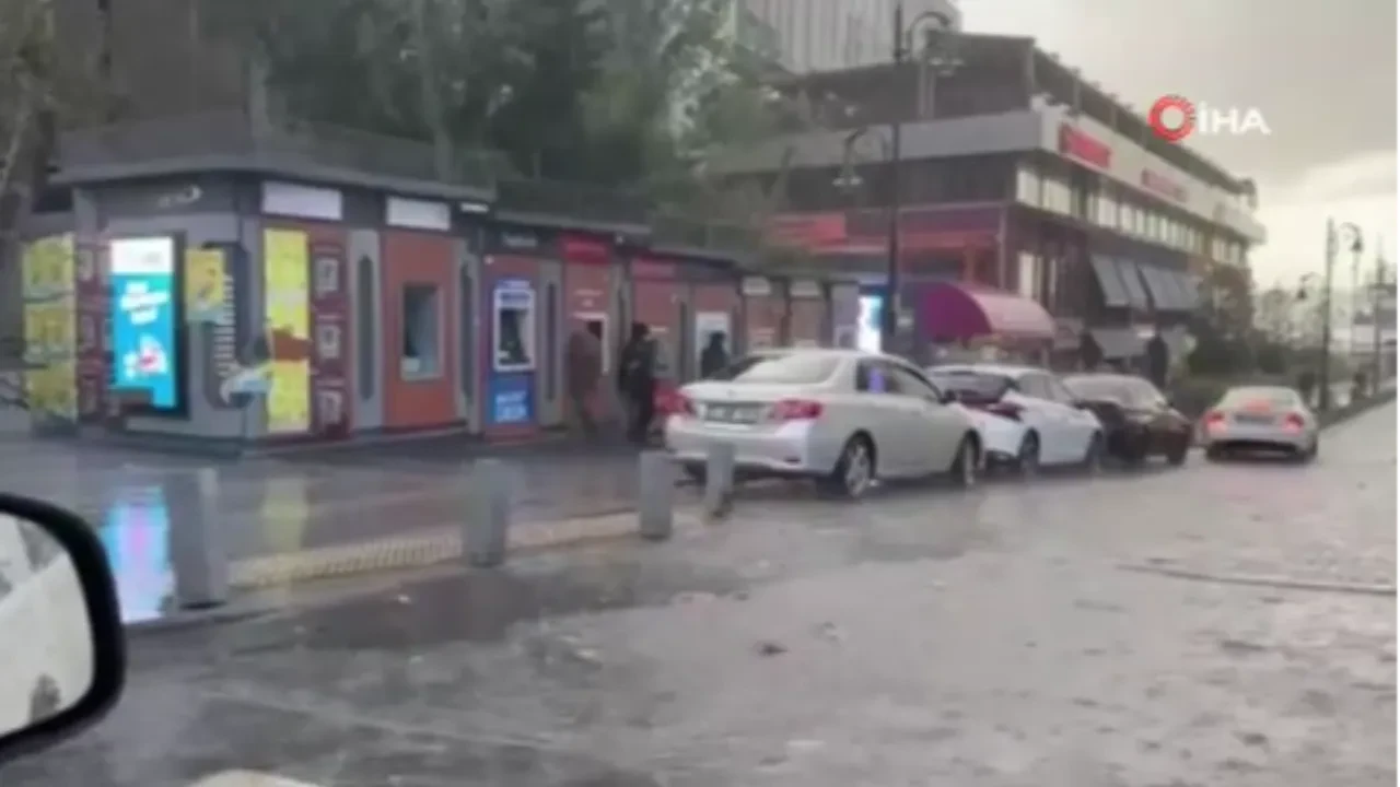 İstanbul haftaya yağmurlu başladı! Hava durumu trafikteki yoğunluğu tetikledi