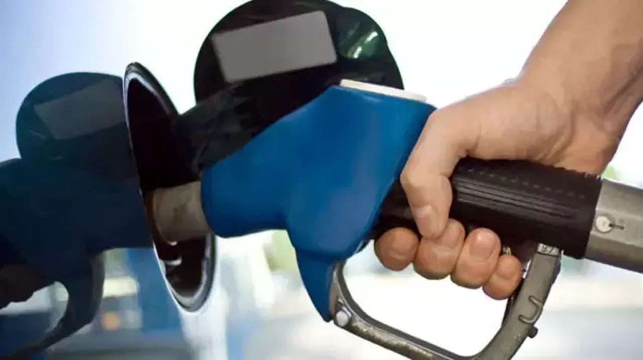 Motorin ve benzine indirim mi gelecek kaç lira? İndirim gelecek gün belli oldu