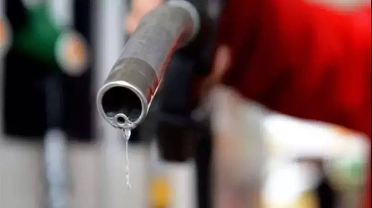 Motorin ve benzine indirim mi gelecek kaç lira? İndirim gelecek gün belli oldu