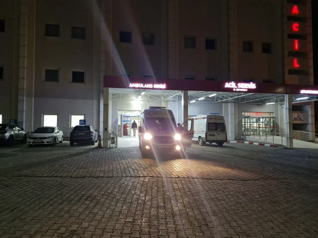 Okul çıkışı kabusu yaşadılar: 5 liseli yediklerinden zehirlendi