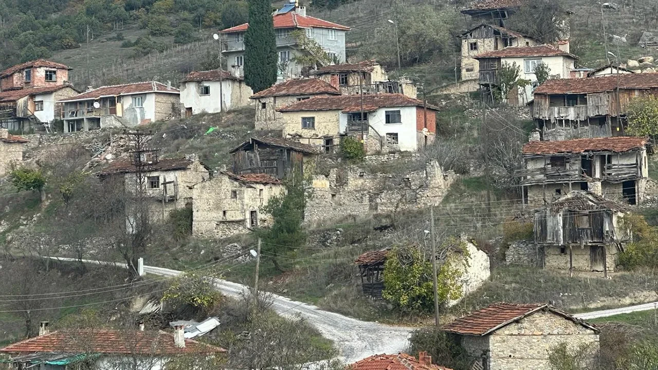 Son hali tüyler ürpertiyor sadece 4 kişi yaşıyor! ‘Hayalet’ köye 30 yıl sonra tekrar döndüler