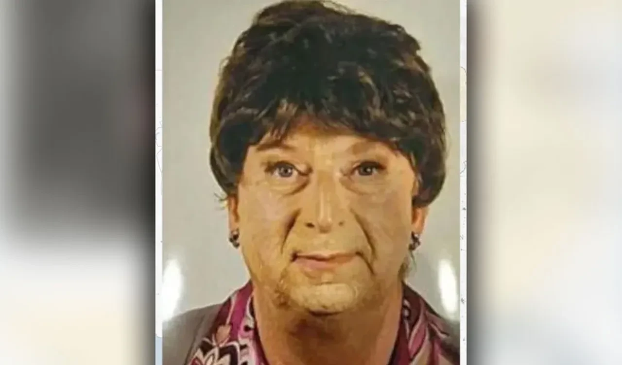 Annesinin cansız bedenini sakladı, yerine geçip devleti dolandırdı