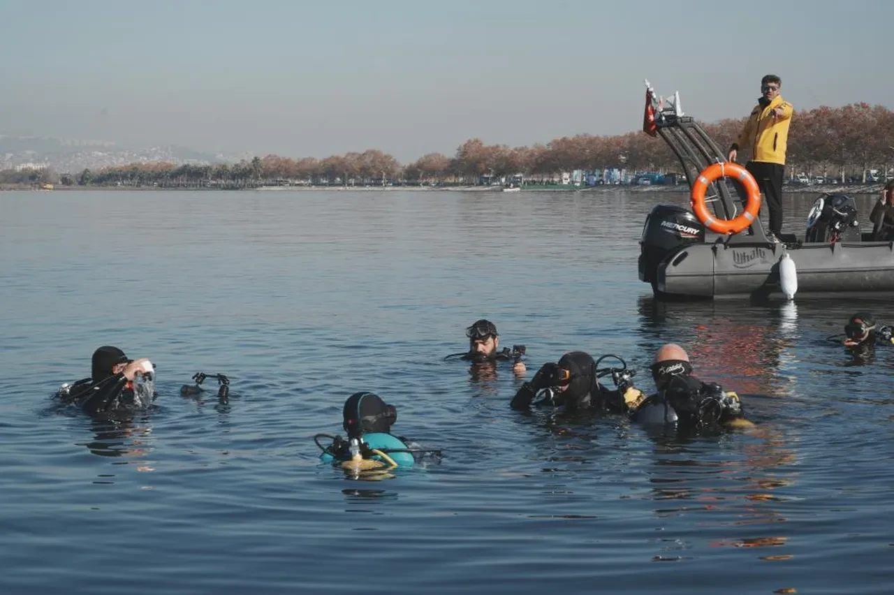 Belediye başkanı dalgıç kostümü giydi körfezin dibine baktı! Gördüğü manzara karşısında şaşkına döndü
