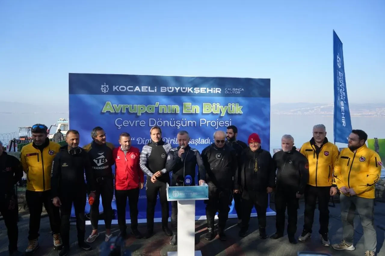 Belediye başkanı dalgıç kostümü giydi körfezin dibine baktı! Gördüğü manzara karşısında şaşkına döndü