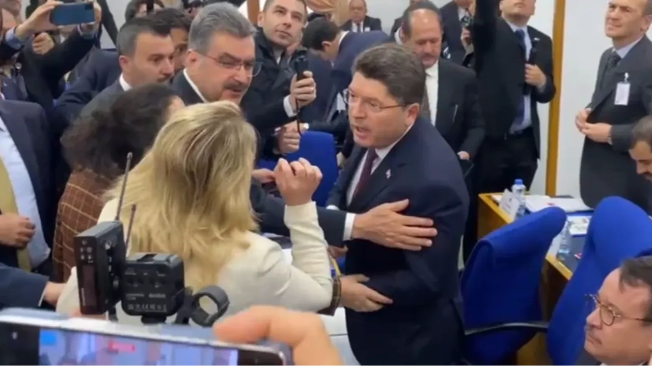 Bütçe görüşmelerinde gerginlik! Bakan Tunç'tan CHP'li vekile tepki: Şov yapmayın