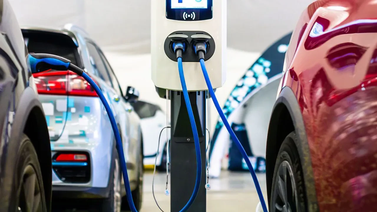 Elektrikli araç piyasasında balon patlıyor! Son rapor ortaya çıktı, tehlike büyük