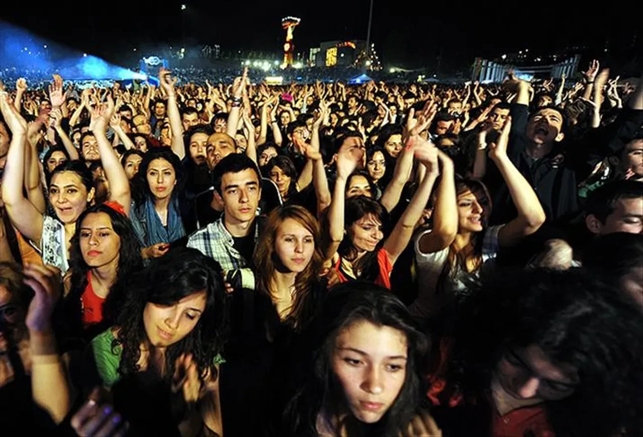 Ergenliğin yeni bitiş yaşı açıklandı! Beynin gizli takviminde hayrete düşüren 4 dönüm noktası