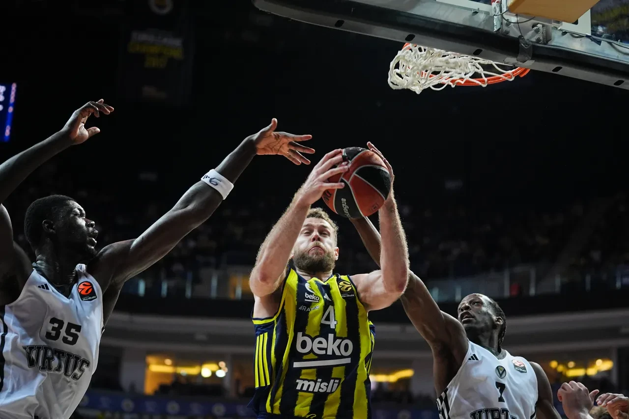 Fenerbahçe Virtus Bologna maç skoru kaç kaç? Parkede seriye devam