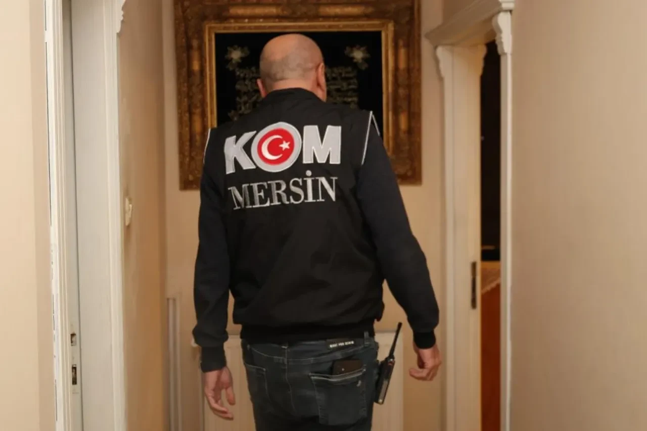 Gümrükten rüşvet ve sahtecilik çıktı! 11 tutuklama