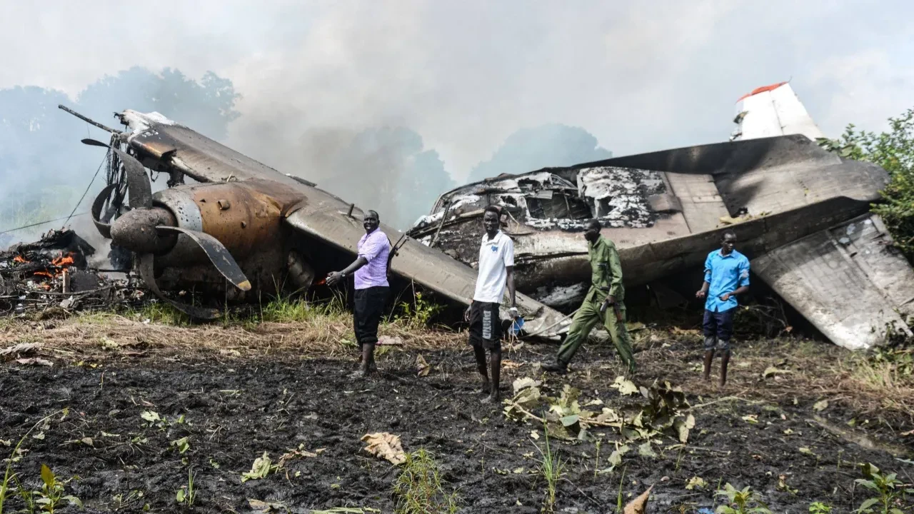 Güney Sudan’da yardım uçağı yere çakıldı! Ölüler var