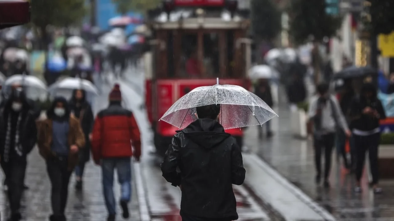 Hafta sonu plan yapanlar dikkat! AKOM'dan İstanbul için sağanak uyarısı