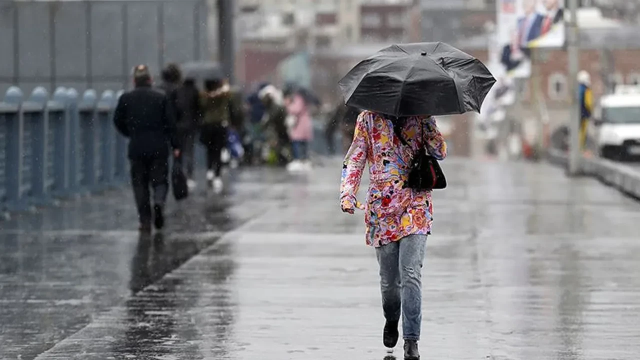 Hafta sonu plan yapanlar dikkat! AKOM'dan İstanbul için sağanak uyarısı