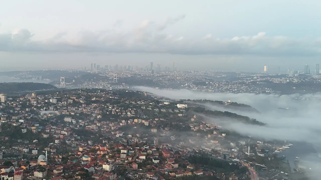 İstanbul Boğazı'nda mest eden görüntüler! Adeta beyaza büründü