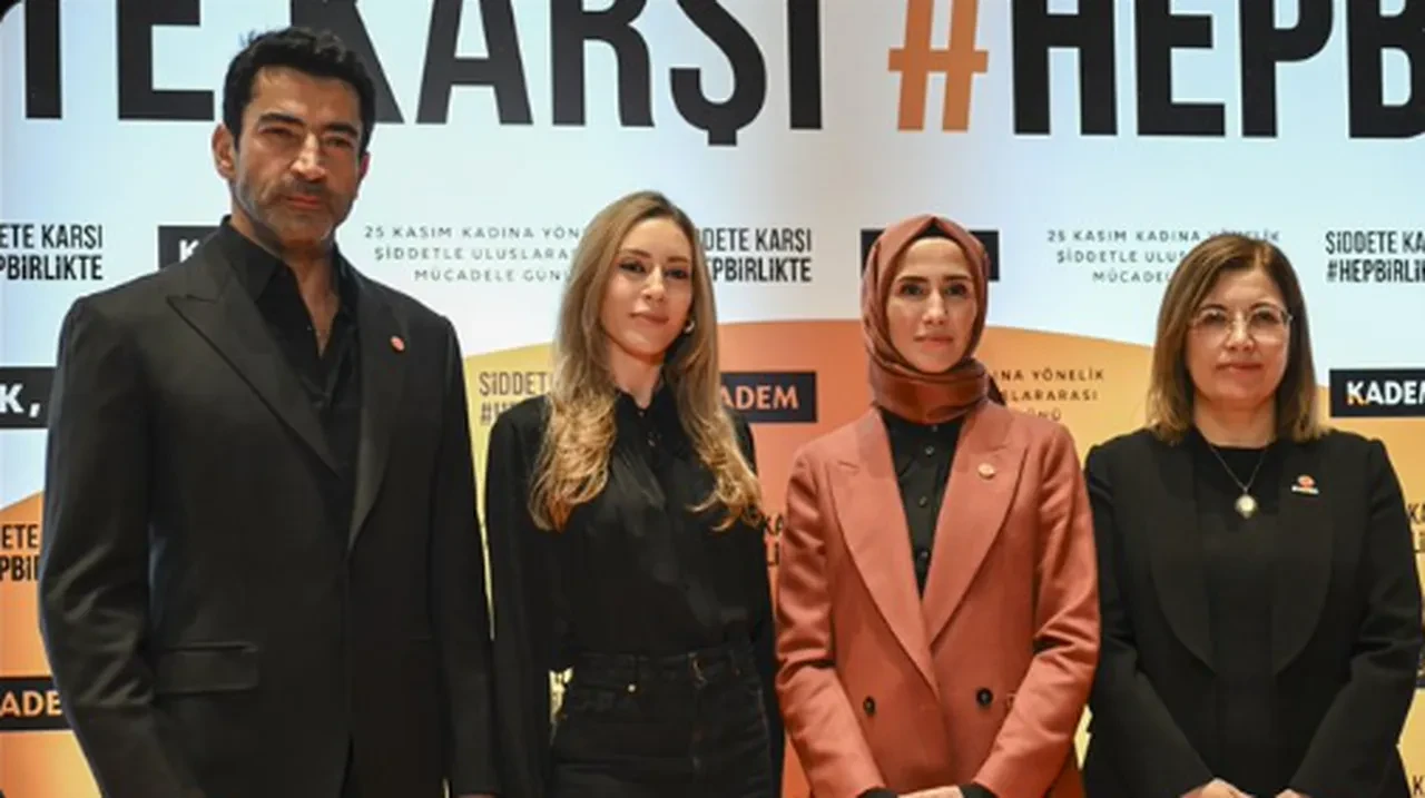 Kenan İmirzalıoğlu KADEM gecesinde gözyaşlarına boğuldu! Sinem Kobal eşinin elini bir saniye olsun bırakmadı 