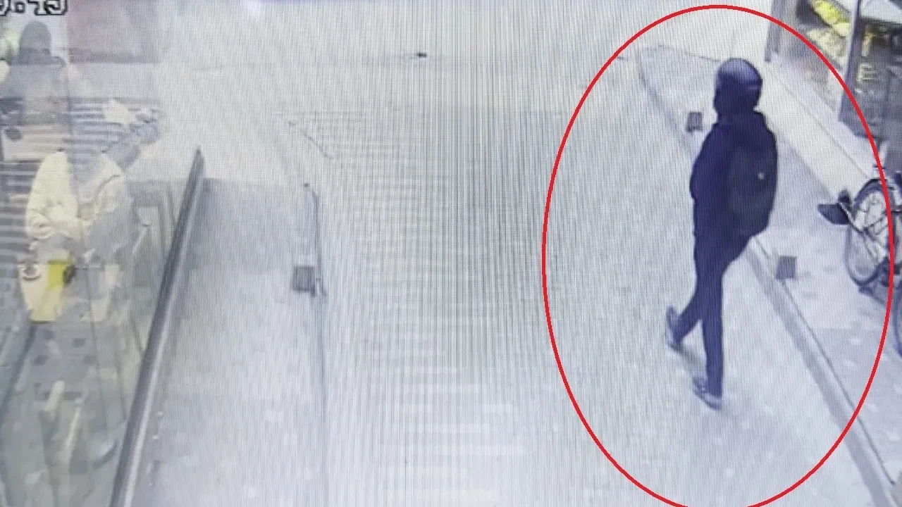 Kuyumcu çalışanının elini ayağını bağlayıp 5 kilo altın çaldı