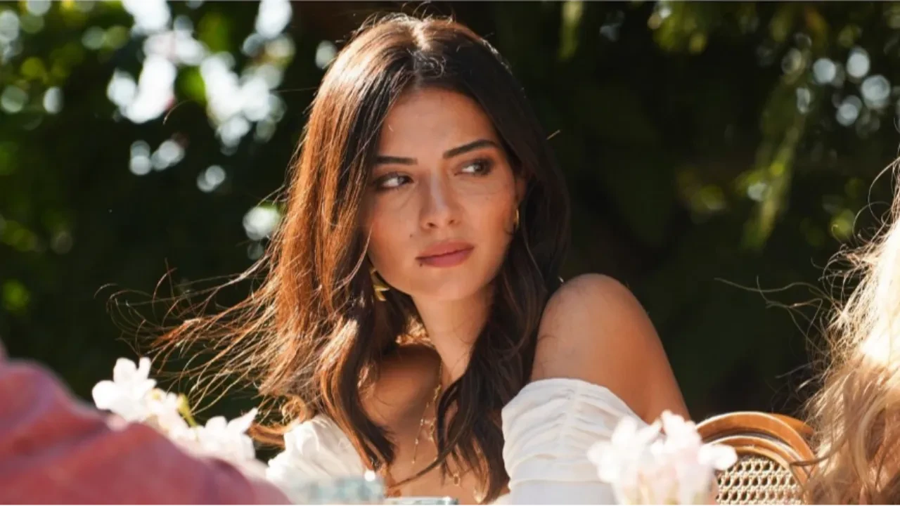 Melisa Aslı Pamuk makyajsız haliyle sosyal medyayı salladı! 