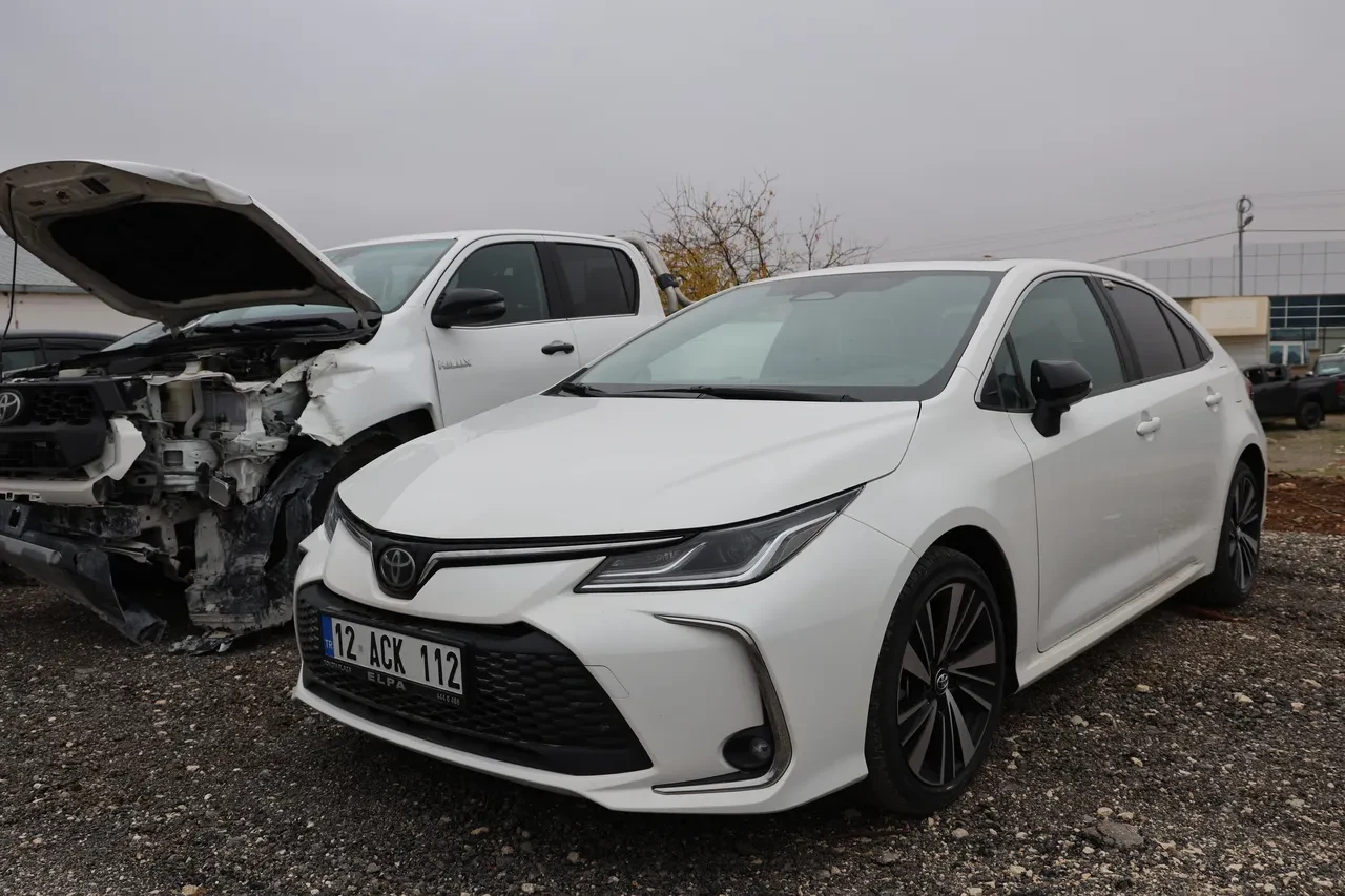 Sıfır araç aldı, sadece 20 gün kullanabildi! Servisten çıkamıyor